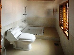 Indraprastham Houseboat 