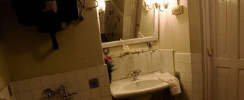 Lymond House Bathroom