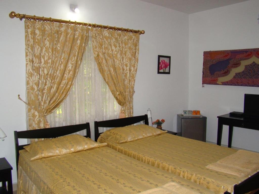 Kumar's Mountain View Cottage 