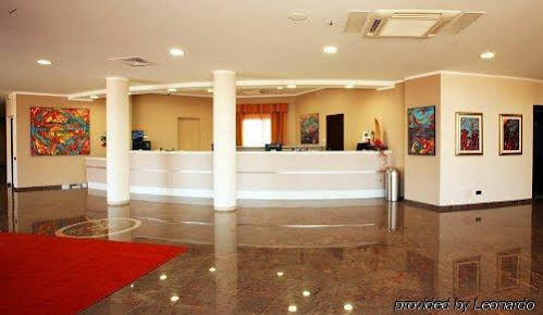 Record Hotel 