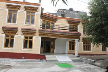 Hotel Kasdar Exterior