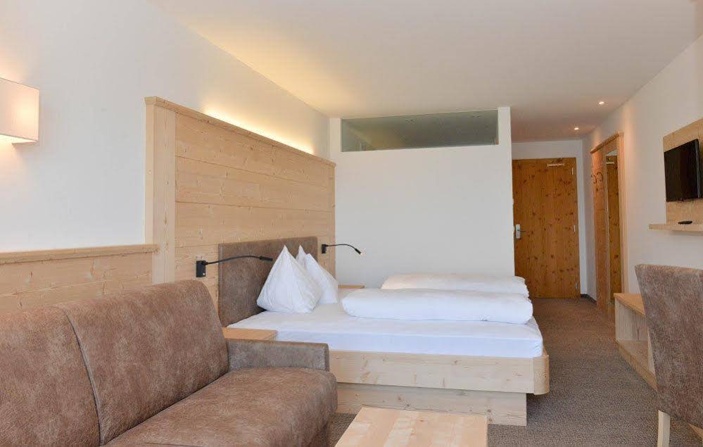 Hotel Fernblick (هتل فرنبلیک) 
