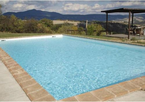 Villa Podere Castello (ویلا پودر كاستلو) 