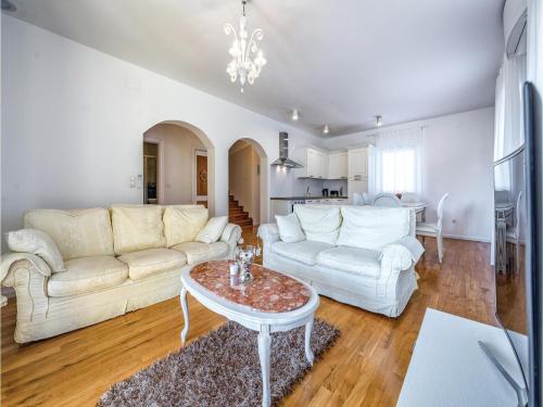Holiday Home In Basanija 