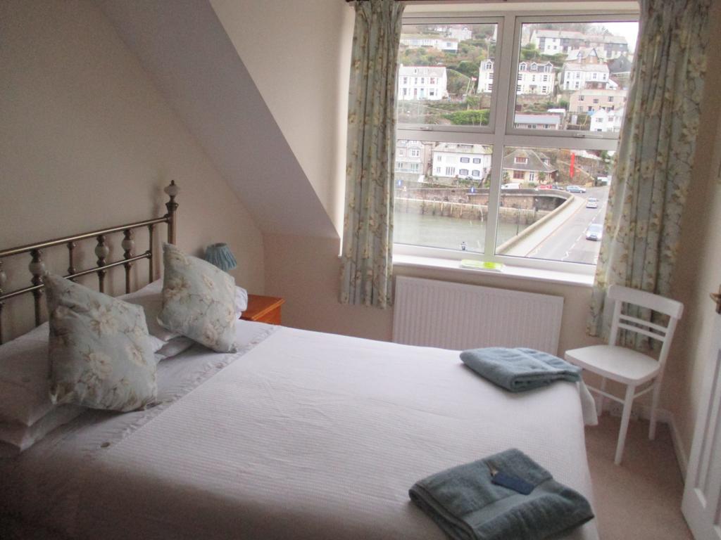 Bridgeside Guest House B And B 