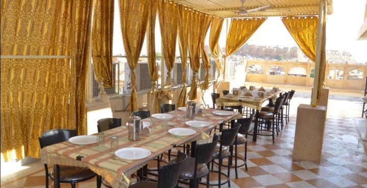 Hotel Saraswati Palace 