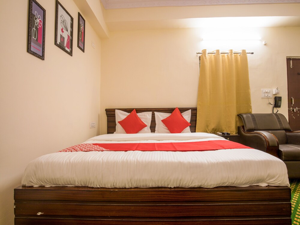 Oyo 13162 Swiss Legrand Guestroom