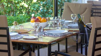 Chanters Lodge Outdoor Dining