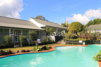 Ash Grove Boutique Motel Outdoor Pool