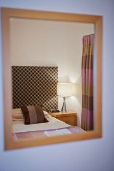 West Fenton Court (وست فنتون كورت) Guestroom