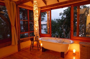 Tongabezi Lodge Deep Soaking Bathtub