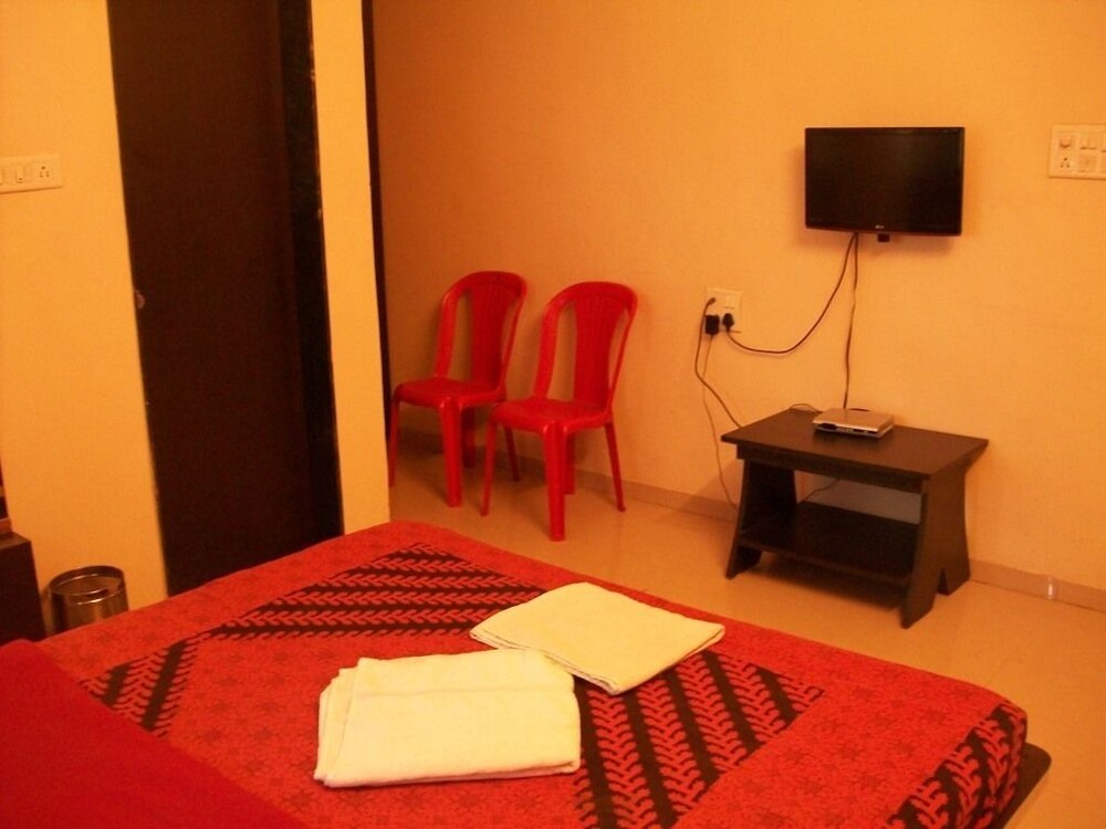 Hotel Yashraj Inn Guestroom