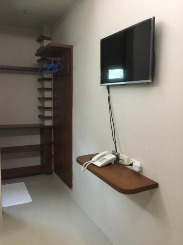 4.13 Suites Hotel 