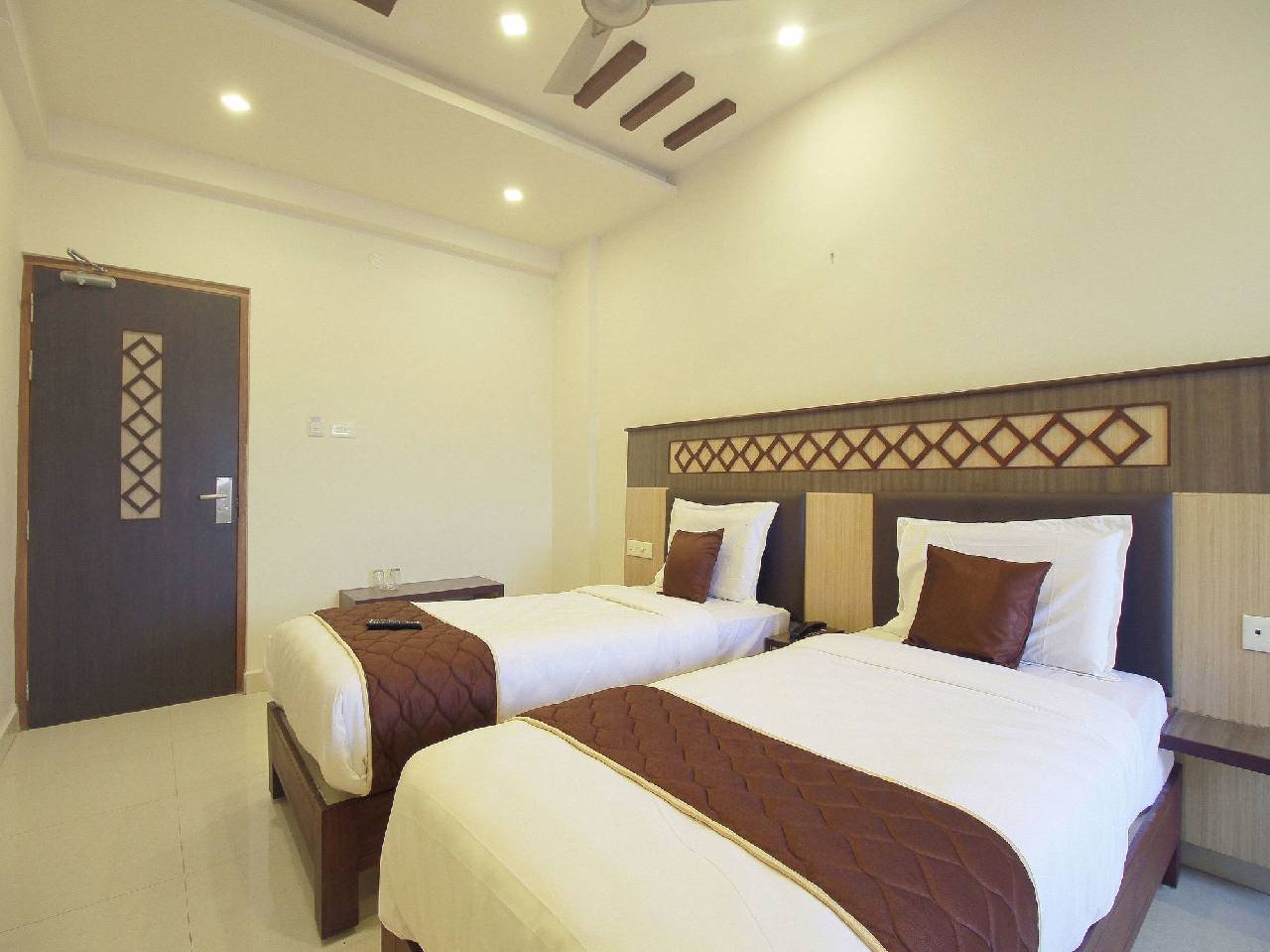Oyo 11489 Pkn Classic Regency 