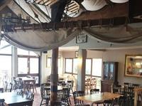 The Riverside Inn ( ریورسید این) 