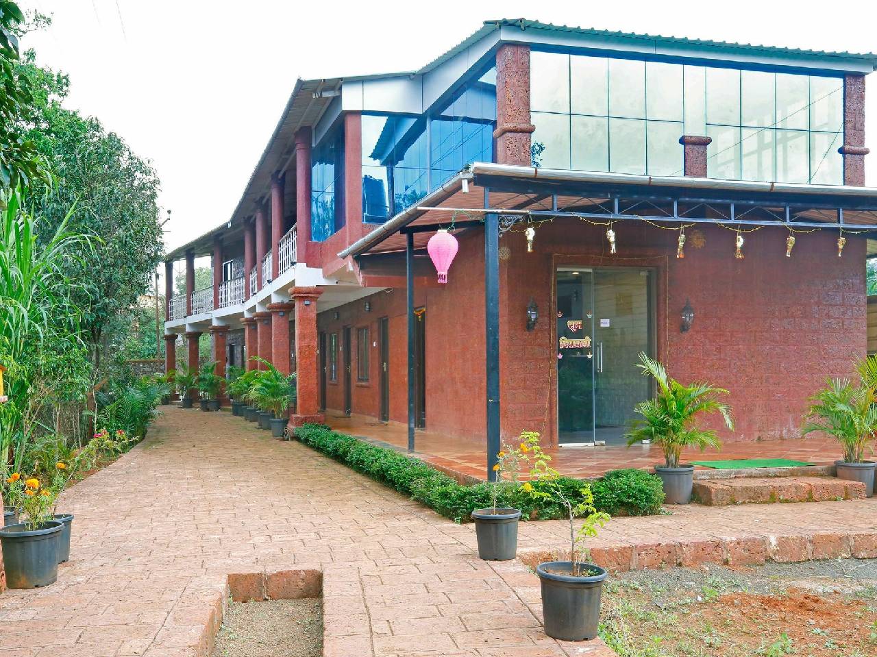Oyo 9850 Hotel On The Rocks 