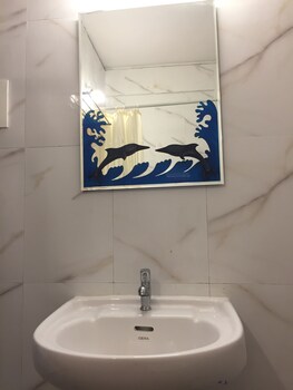 Morjim Coco Palms Resort Bathroom