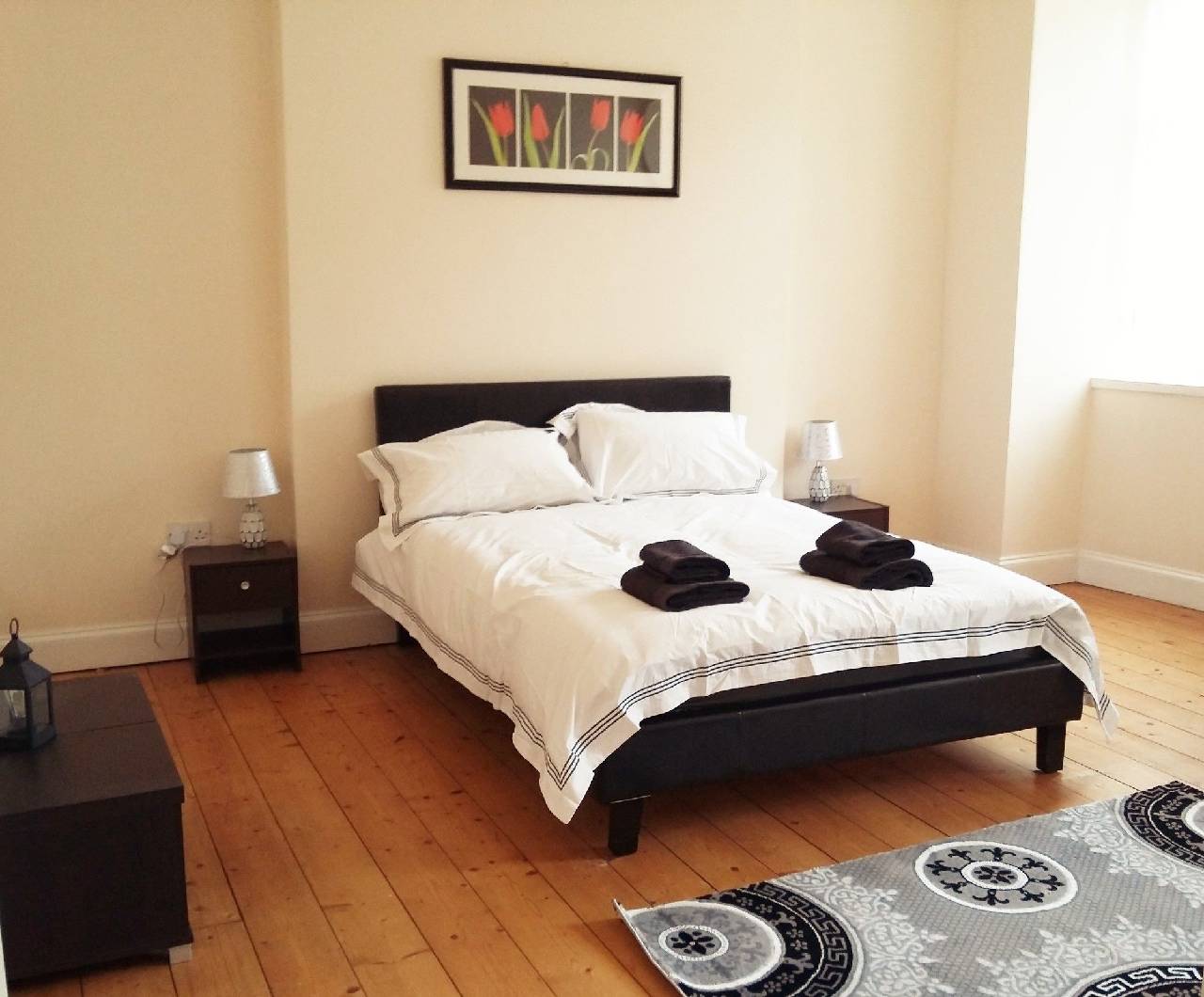 Large 3 Bed West End Apartment 