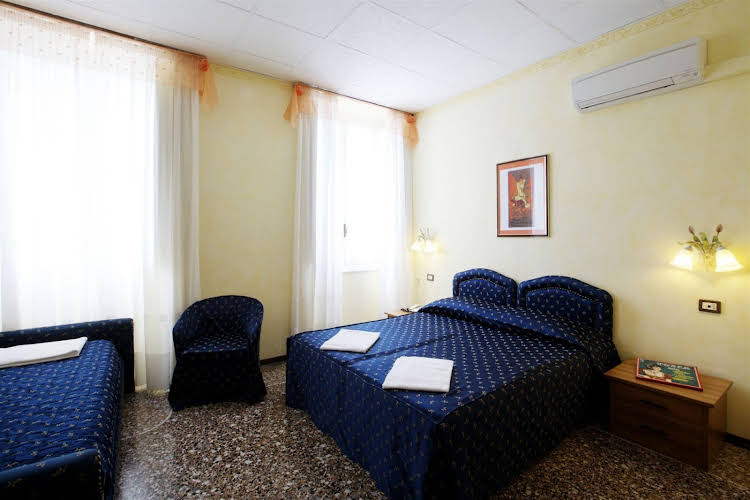 Lyric Hotel Levanto 