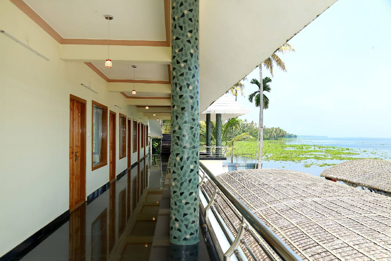 Oyo 9803 Cosy Lake Villa 