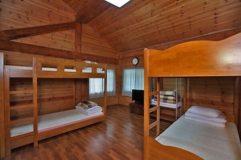 Muju Moon River Pension Guestroom