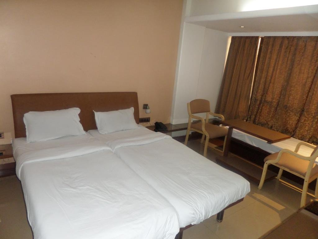 Oyo 19997 Hotel Panchalee 