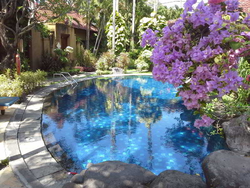Parigata Spa Villas Pool