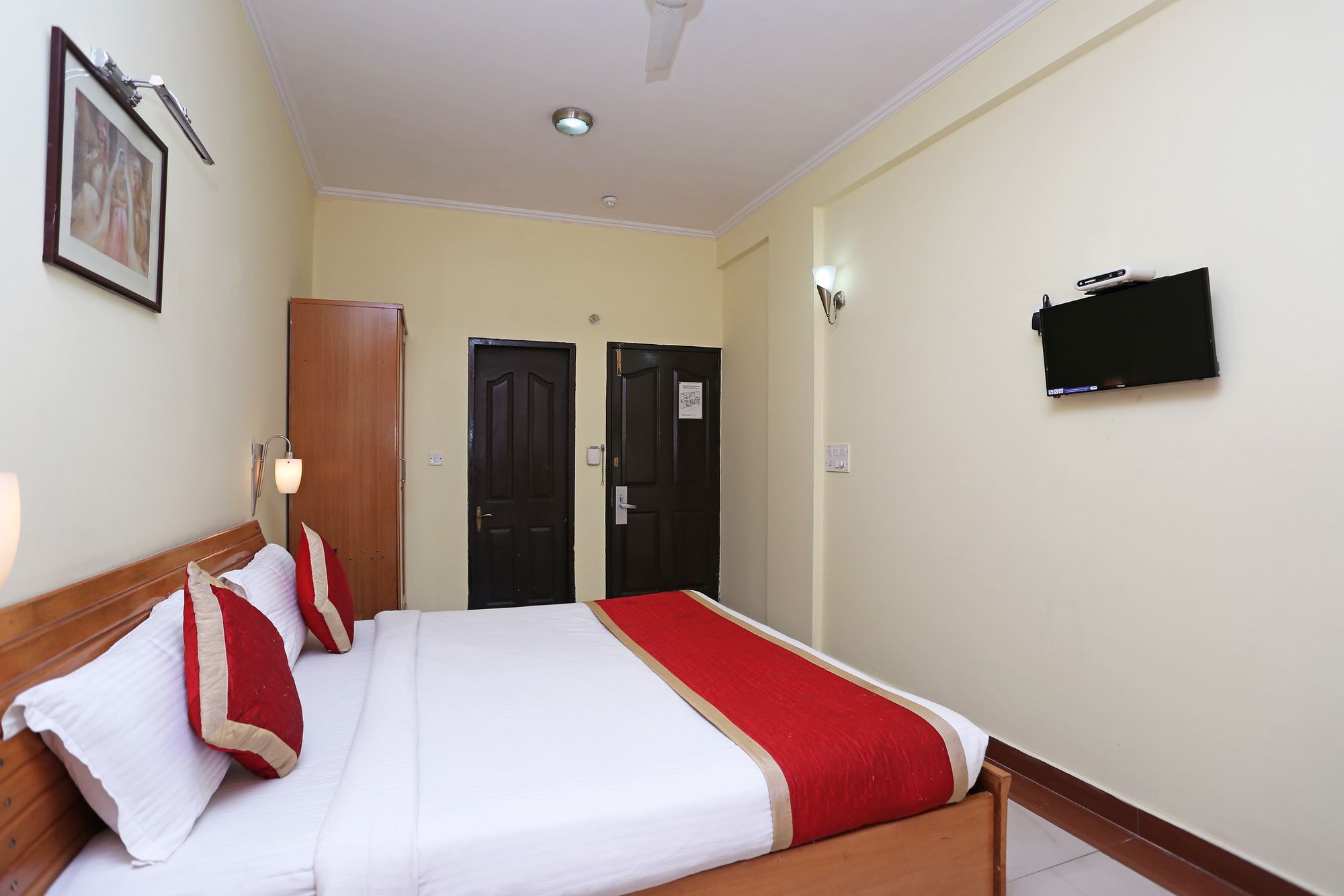 Oyo 10150 Sun Hotel 