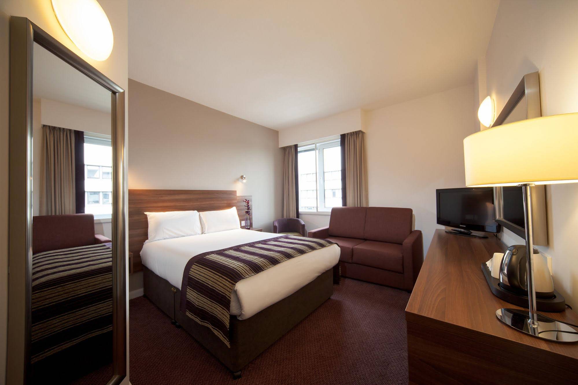 Jurys Inn London Croydon Find Your Perfect Lodging, SelfCatering, or Bed and Breakfast and Jurys Inn London Croydon Find Your Perfect Lodging, SelfCatering, or Bed and Breakfast and