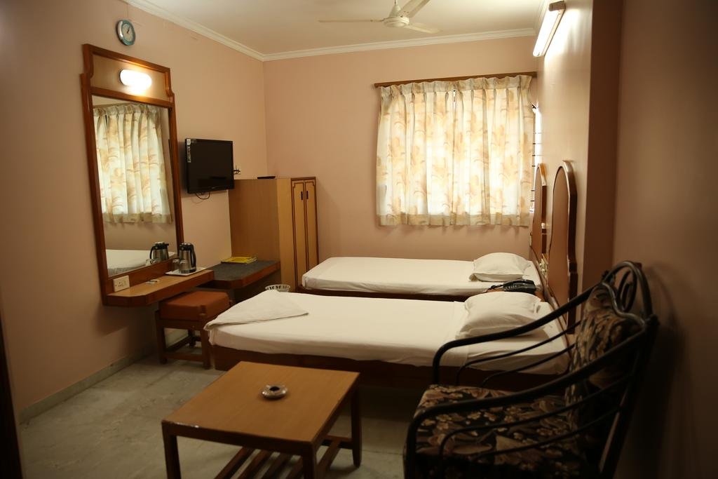 Hotel Valluvar 