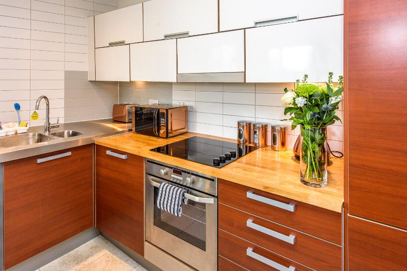 Approved Serviced Apartments Skyline Room