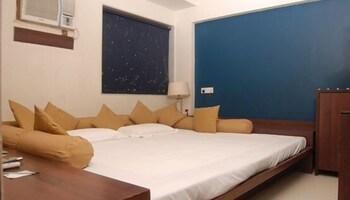 Royal Inn Guestroom