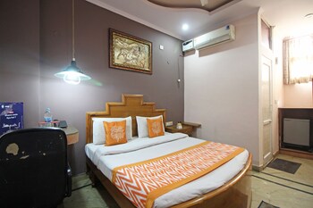 Oyo 7147 Hotel Madhur Regency Guestroom