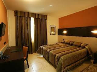 Record Hotel 