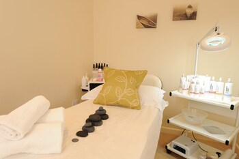 Croyde Bay Holiday Resort (كروید بی هالیدی ریزورت) Treatment Room