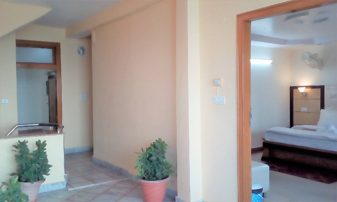 Hotel Ganesha Inn 