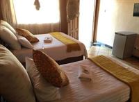 Woodlands Lodge & Tours 