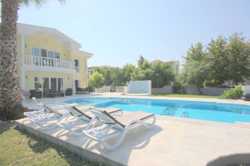 Villa Hollywood 