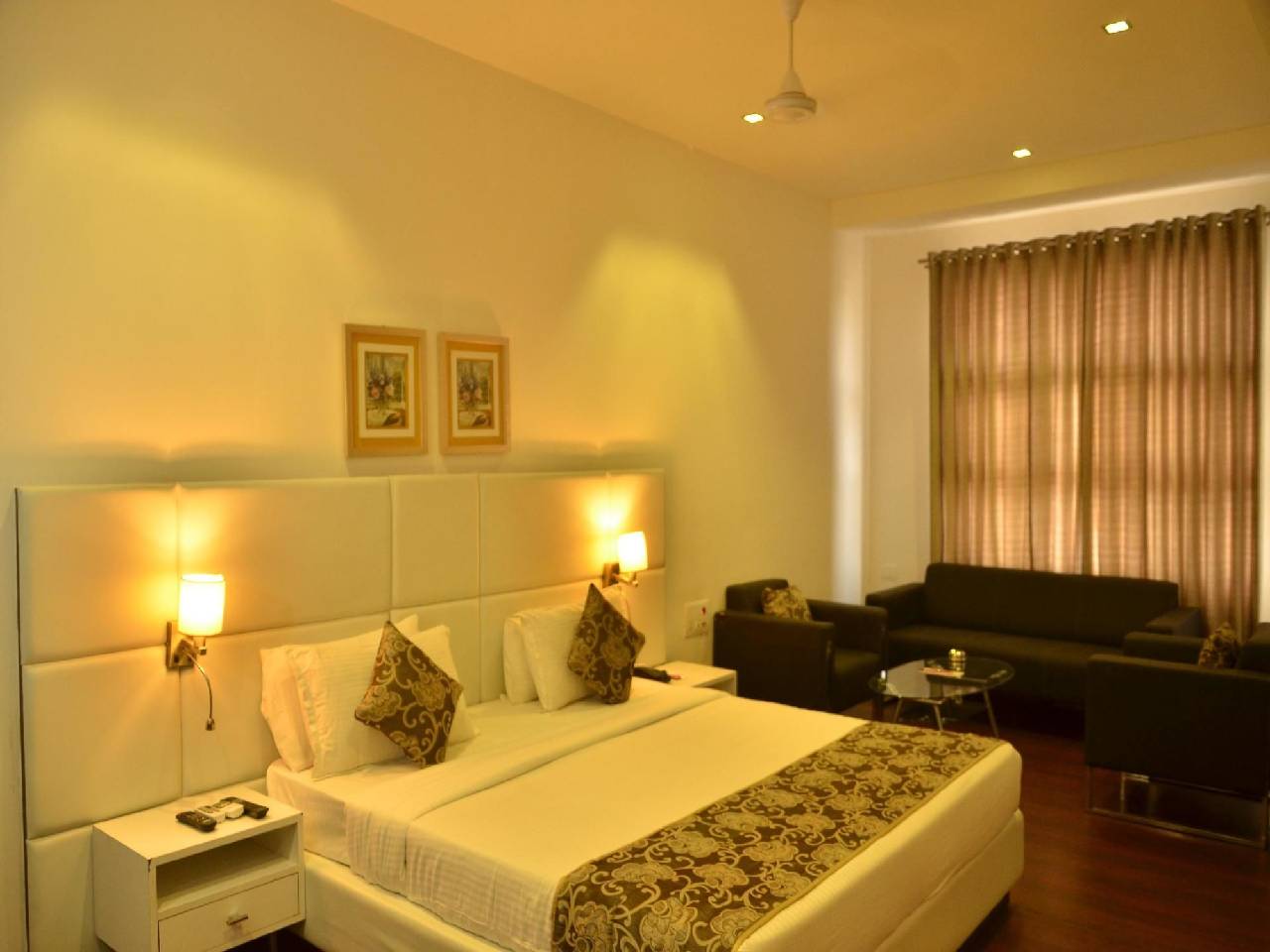 Oyo 2037 Hotel Manor 