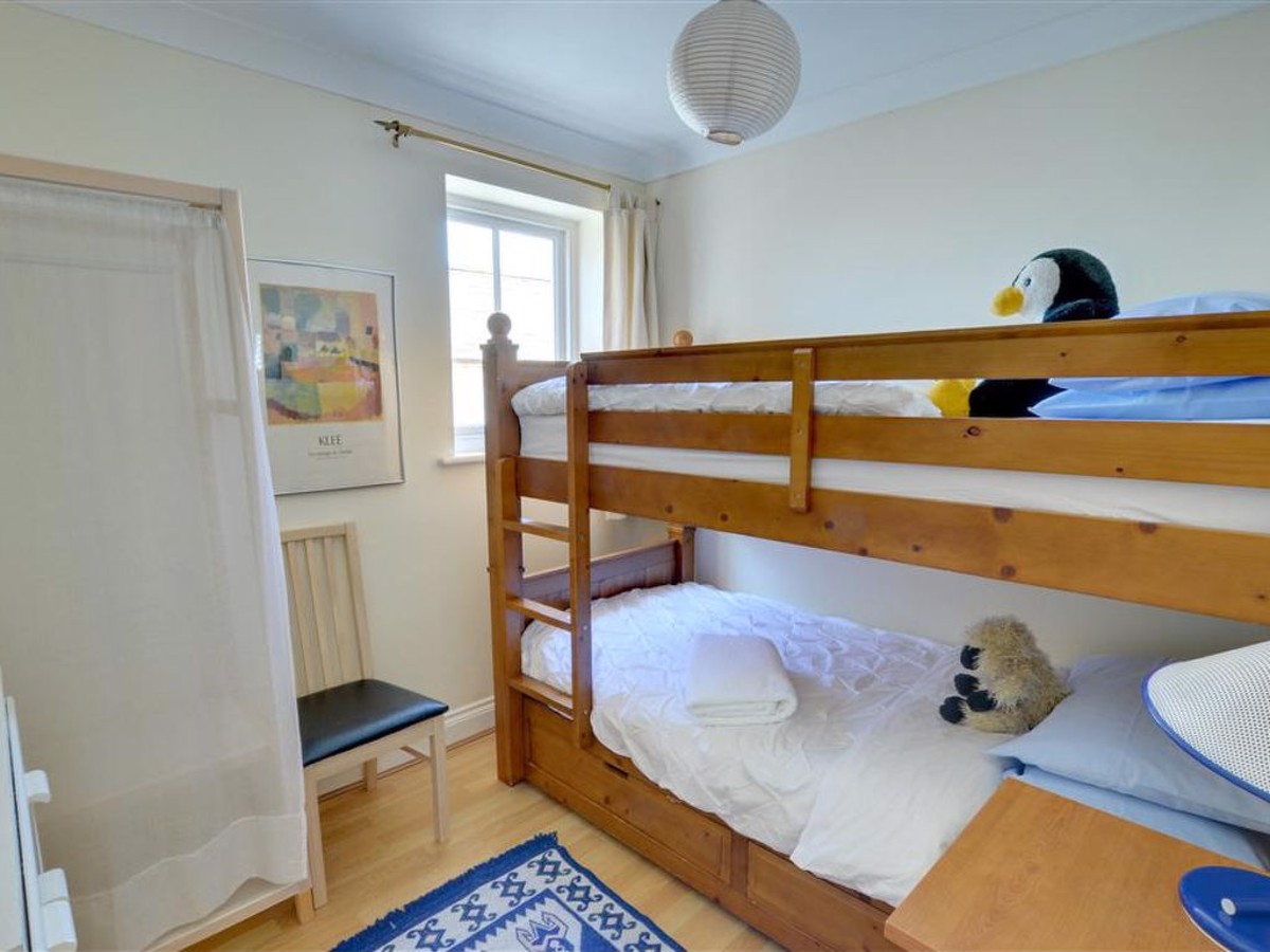 Holiday Home Whitepost (هالیدی هوم ویتپوست) 