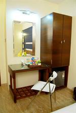Stay Vista Rooms Near Marine Drive 