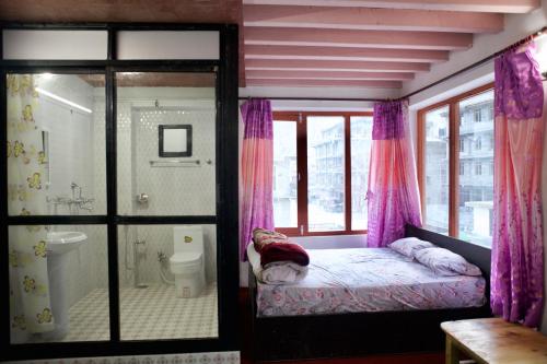 Hotel Mustang Monalisa 
