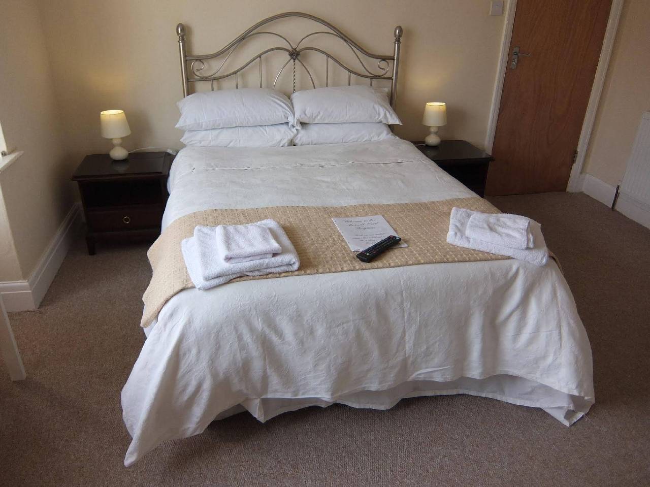 The Monsell Hotel ( مونسل هتل) 