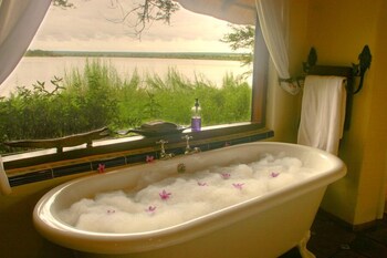 Tongabezi Lodge Deep Soaking Bathtub