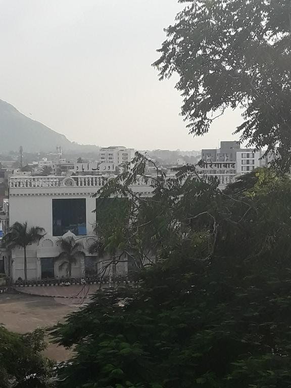Hotel Pariwar 