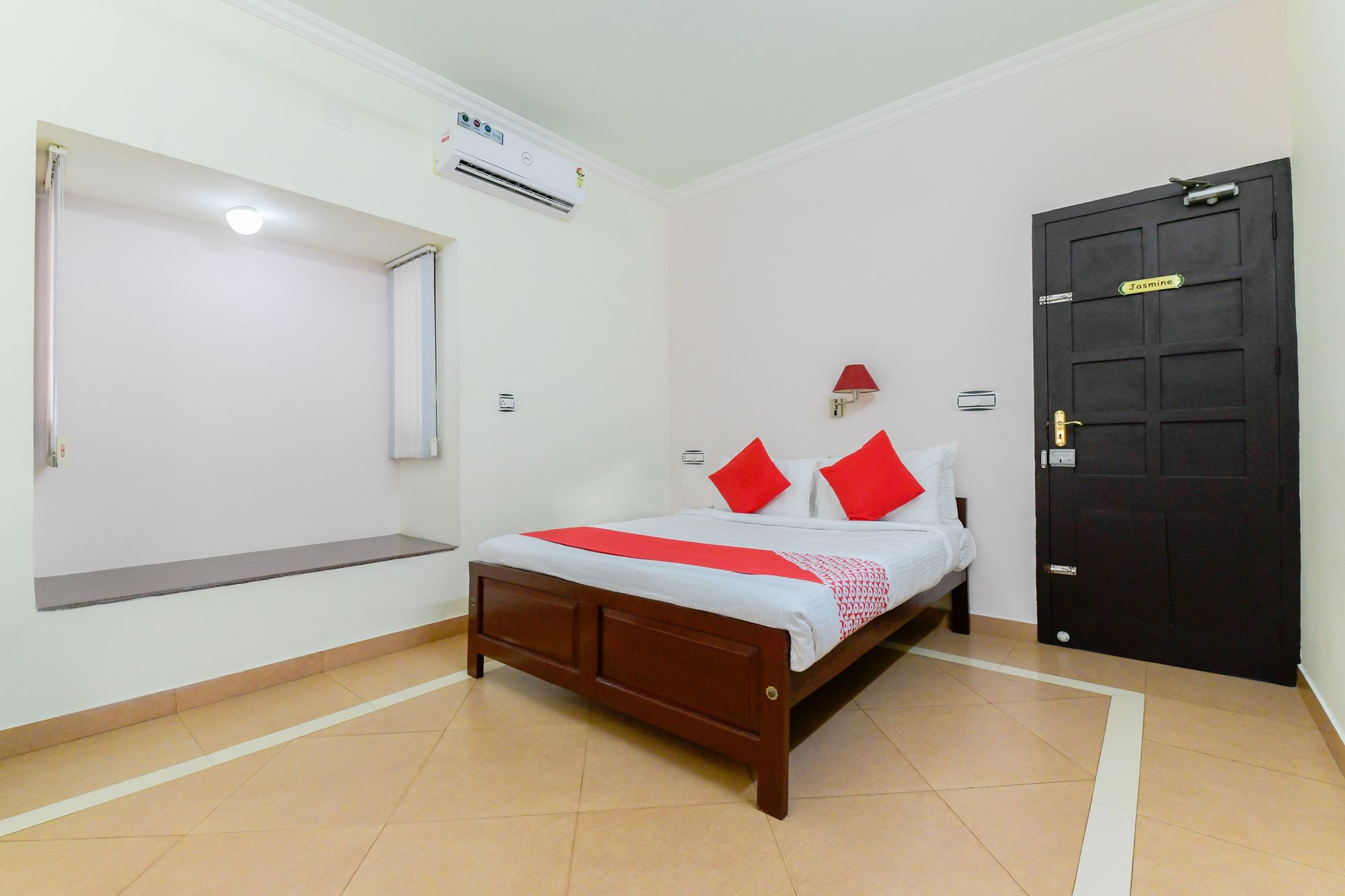 Oyo 10502 Hotel Villa Brook 