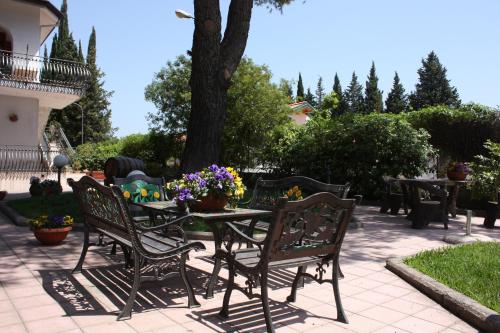 Athena Garden 