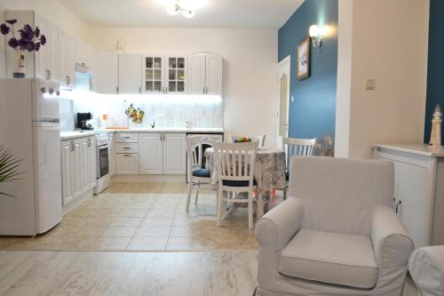 The Central Blue Apartment 