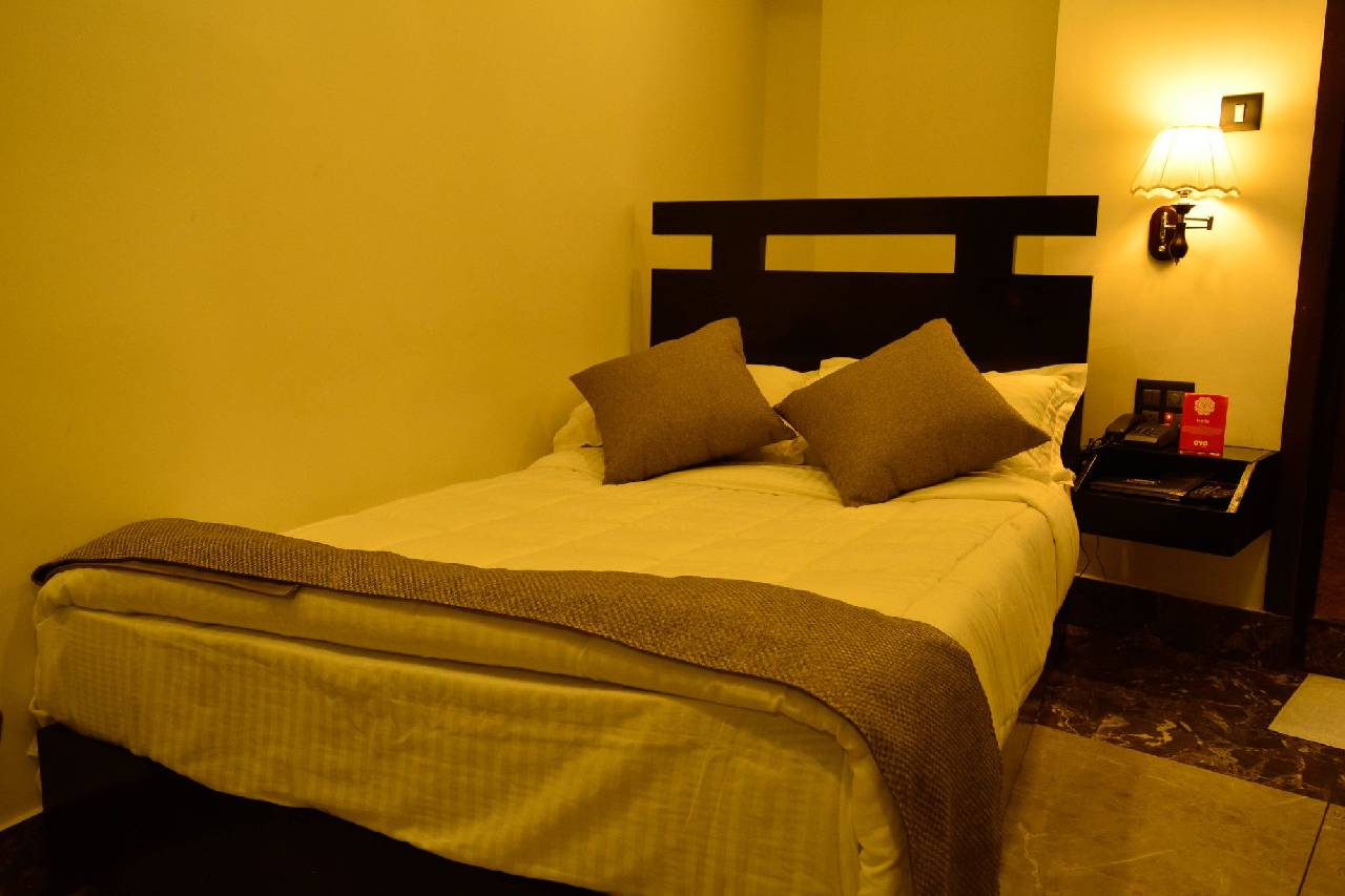 Oyo 6645 Hotel Sapphire (اویو ۶۶۴۵ هتل ساپفیر) 