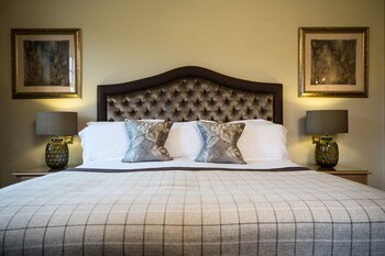 Brockencote Hall Guestroom